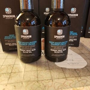 Deep Moisturizing Shower Cream - Nordic Peat Mud & Olive Oil (Black)